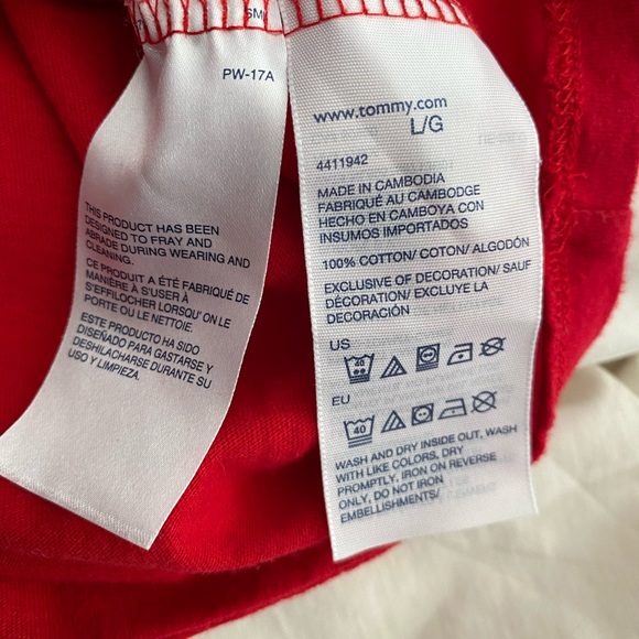 TOMMY HILFIGER Graphic Design T-Shirt - Picture 4 of 4